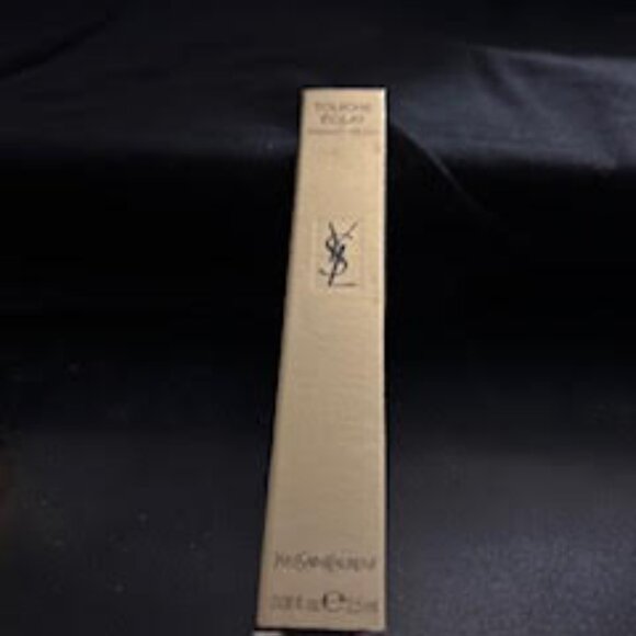 Yves Saint Laurent Luminous Silk Touche Eclat All-Over Brightening Concealer - Picture 3 of 5